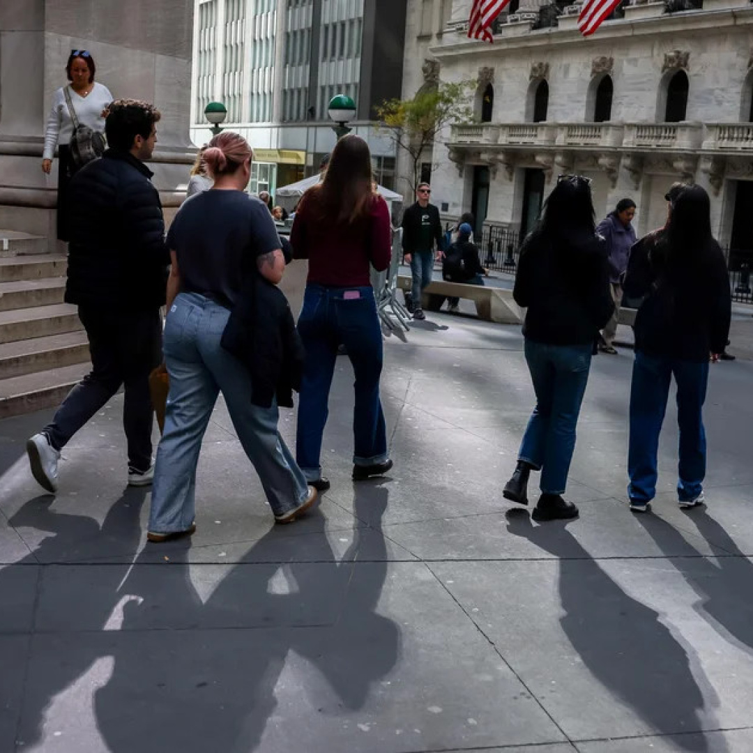Nasdaq Futures Plunge Nearly 800 Points Amid Disappointing Tech Earnings