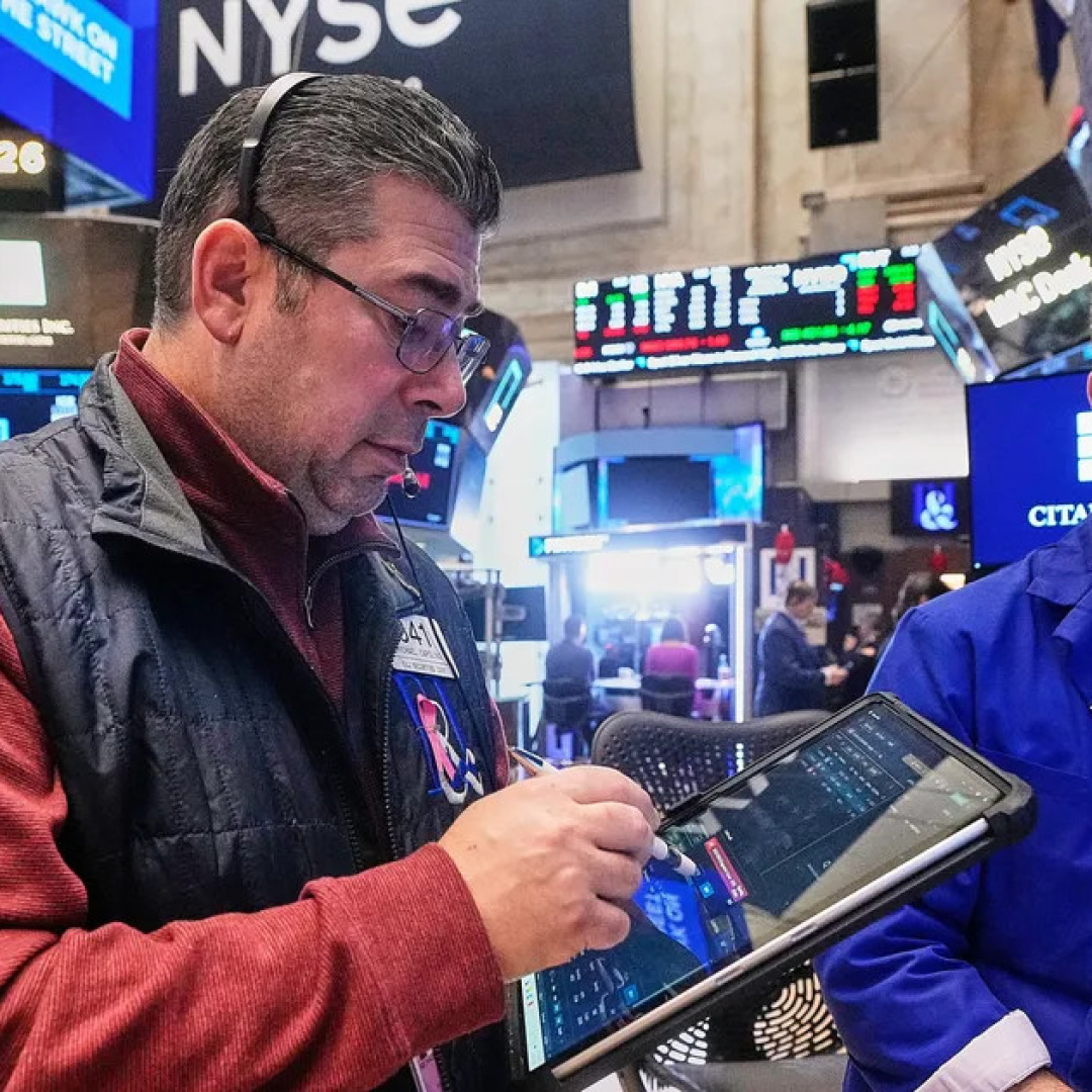 Wall Street Experiences Significant Decline Amid Tech Stock Sell-Off